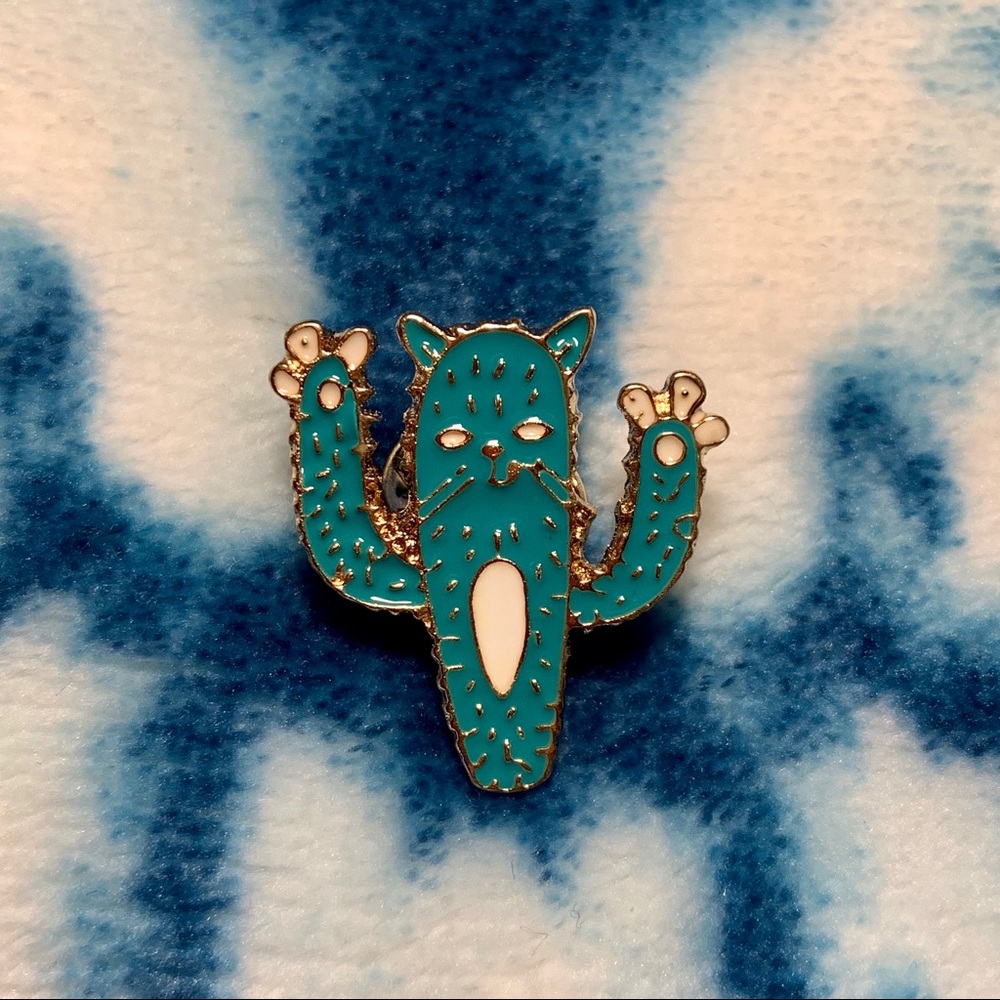 Cat cactus enamel brooch pin